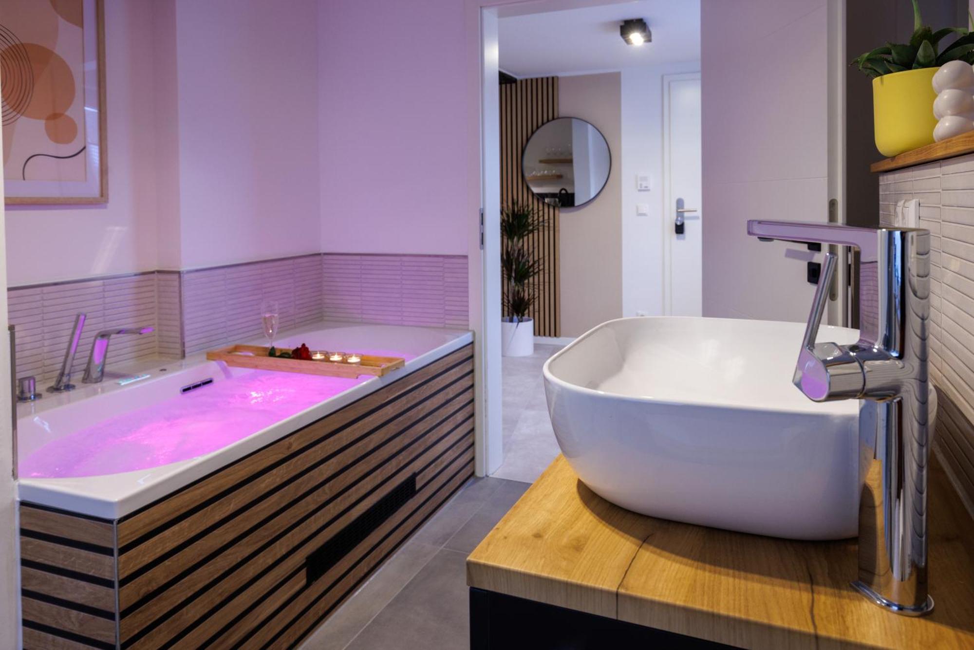 Apartment Romantisches Mit Whirlpool In Bayreuther Fussgaengerzone *